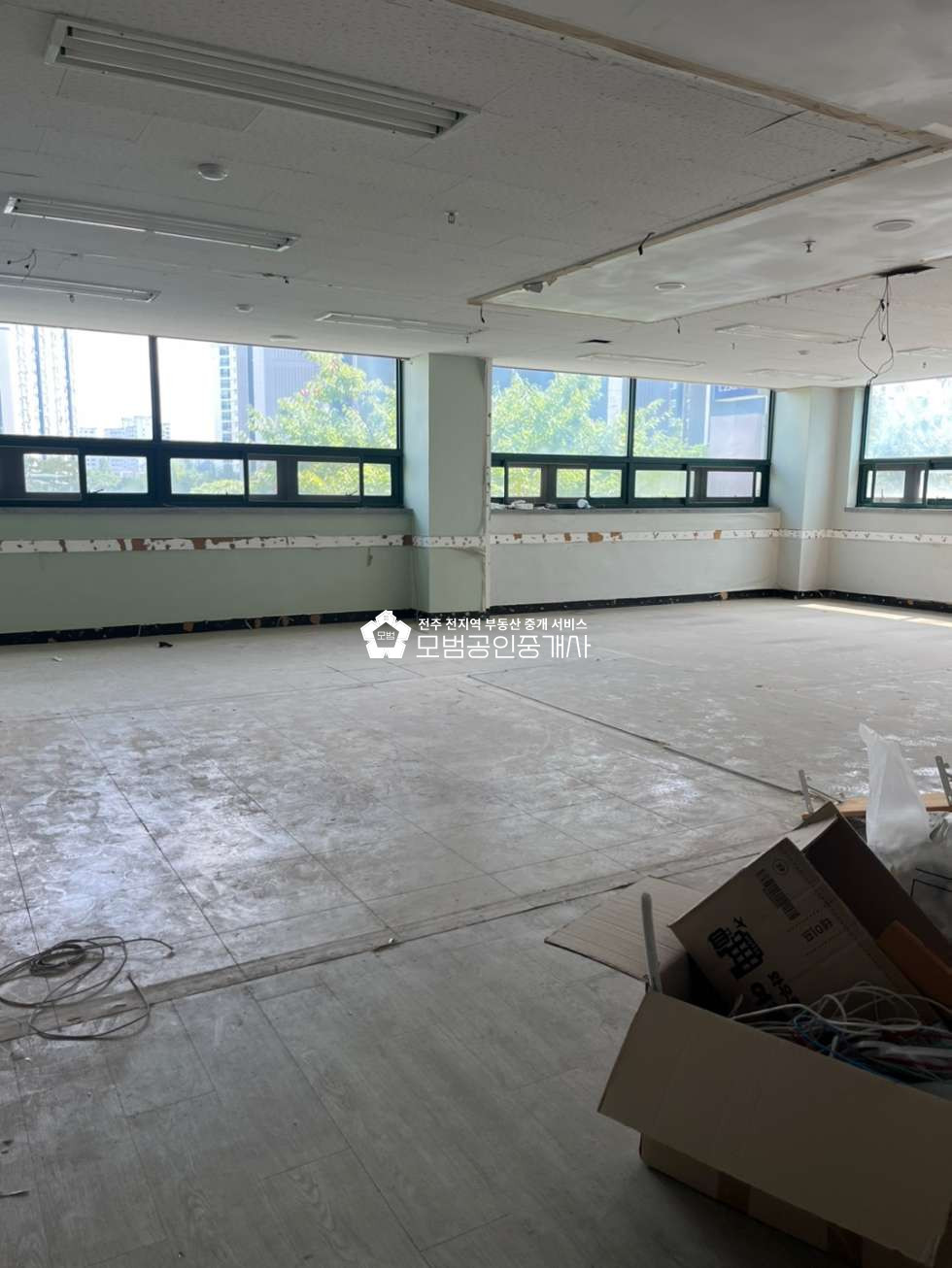 전북 전주완산구 효자동2가 3동 효자동 대로변 3층 학원상가 사무실 임대 월세 매물번호 10127 사진 2