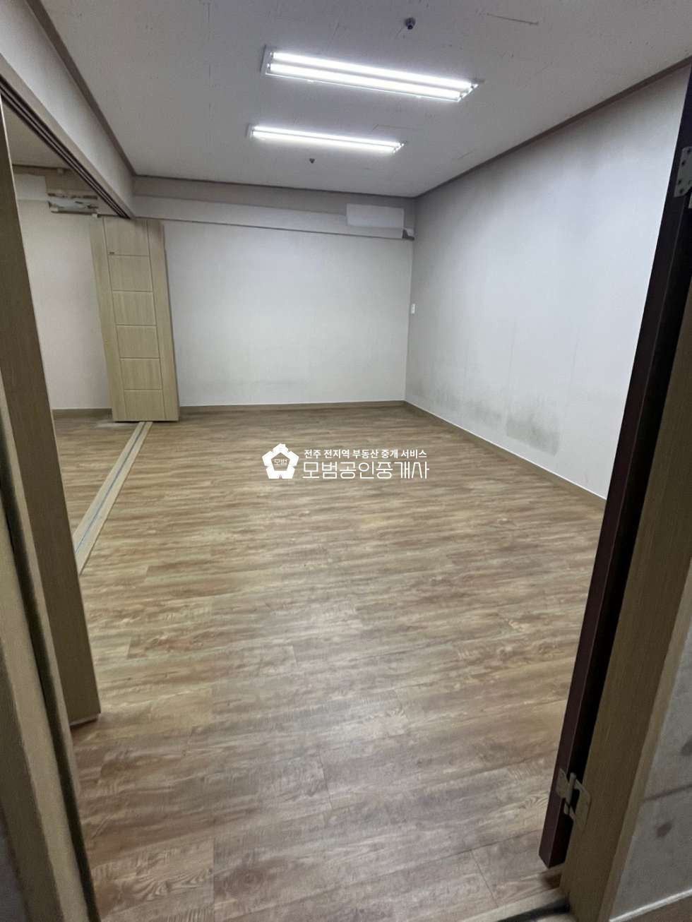 전북 전주완산구 효자동2가 효자동 저렴한 3층 상가 월세 매물번호 10161 사진 2