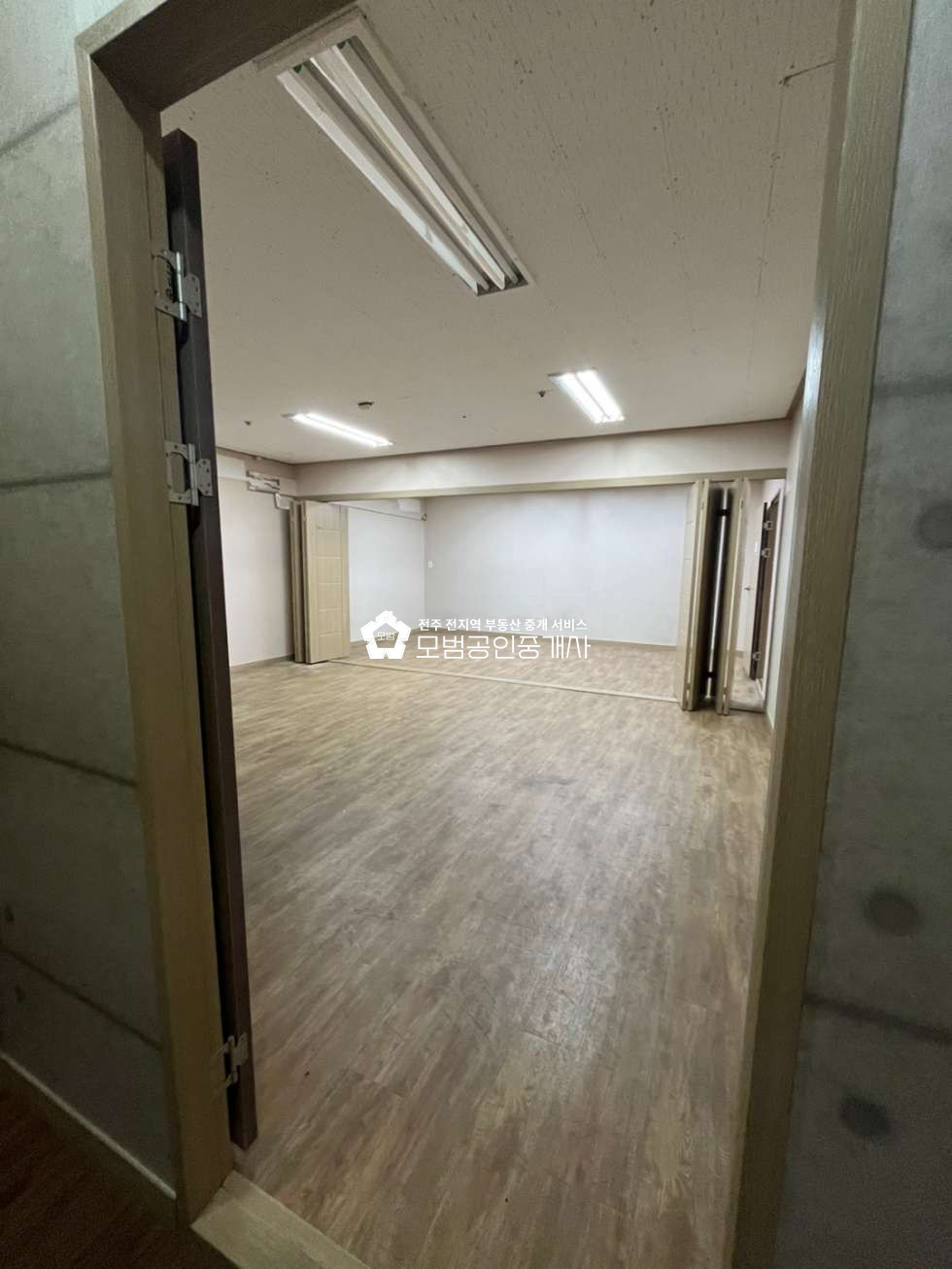 전북 전주완산구 효자동2가 효자동 저렴한 3층 상가 월세 매물번호 10161 사진 4